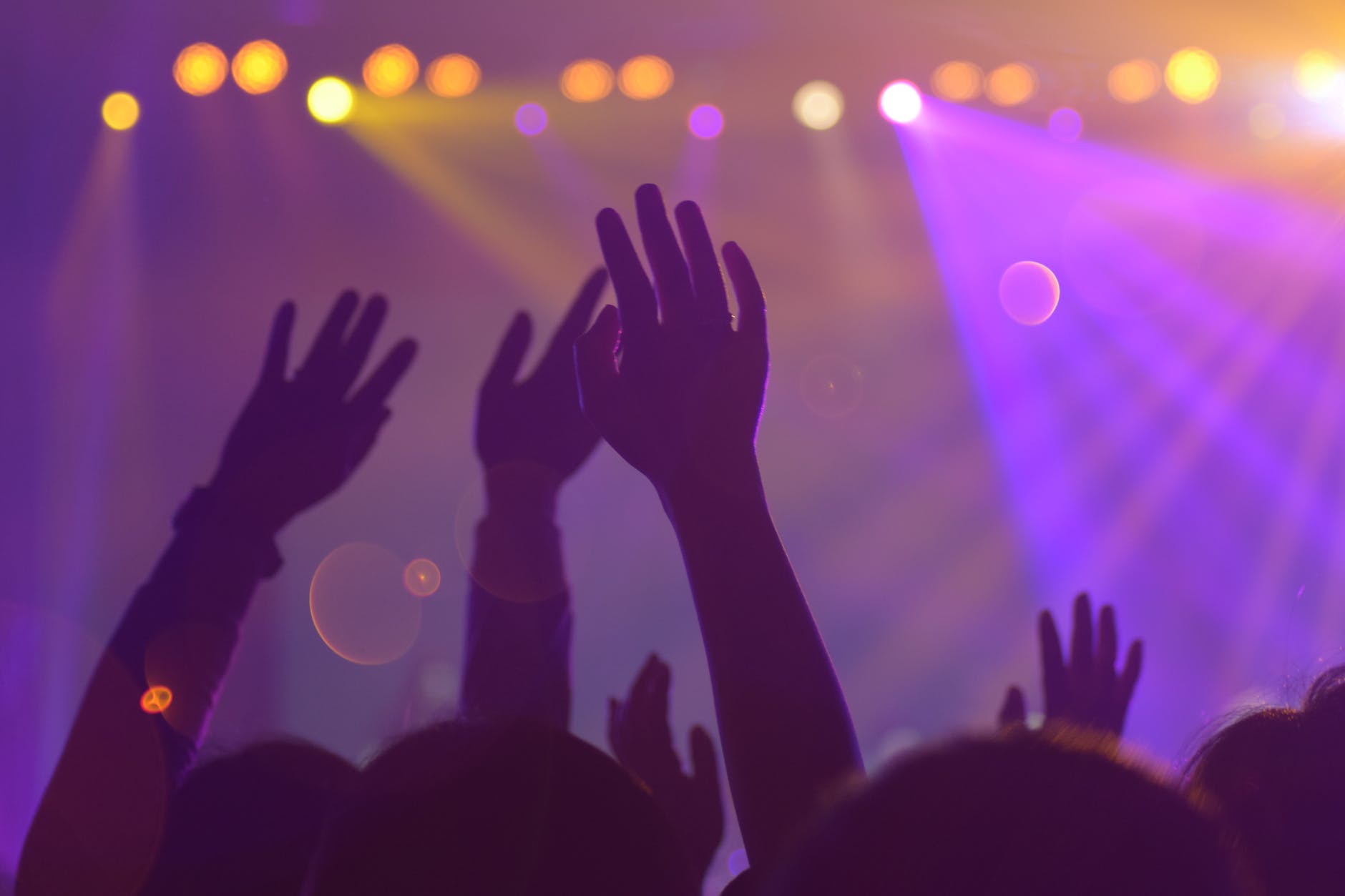 5 errores al contratar música en vivo para tu evento.
