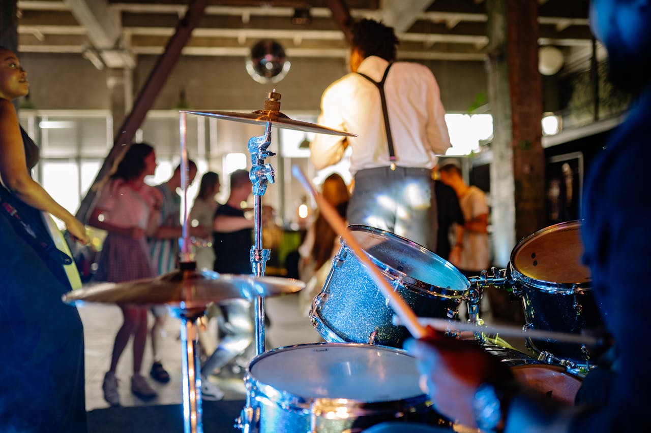 Por Que Contratar Música En Vivo Para Tus Eventos, Fiestas o Negocio.